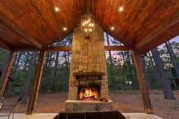 Jacuzzi Cabin - Fireplace -Pets - Sauna - Image 3